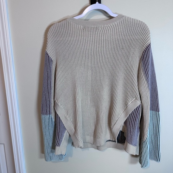 Women’s Medium strut & Bolt multi color bell sleeves sweater - Picture 3 of 4
